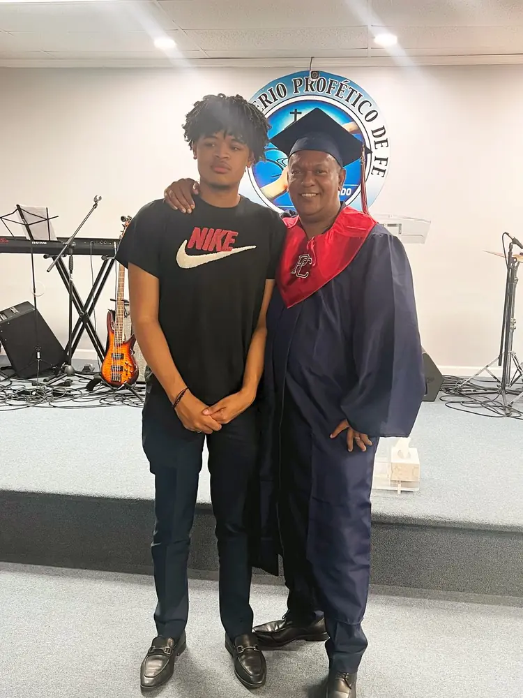 Celebración de graduación en la iglesia